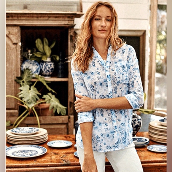 Chelsea & Violet Tops - CHELSEA AND VIOLET BLUE WHITE FLORAL TISSUEWEIGHT BUTTON DOWN TOP SHIRT SZ L